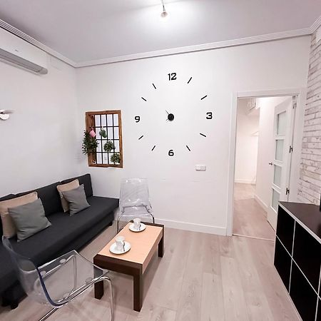 Charming Vibrant Madrid Apartment Luaran gambar